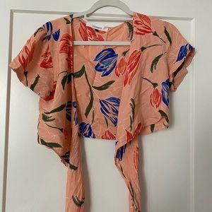 Cute tie crop top size s